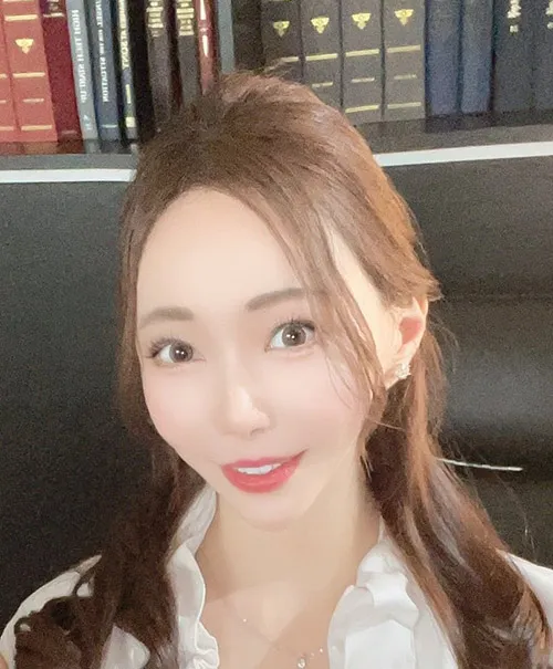 手绘原画爱好者的头像